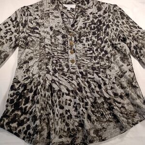 New Directions Gray Animal Print Blouse